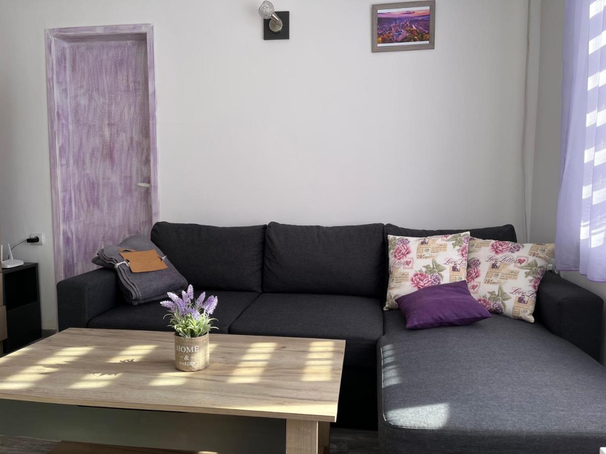 Purple Studios Veliko Tŭrnovo Exterior photo