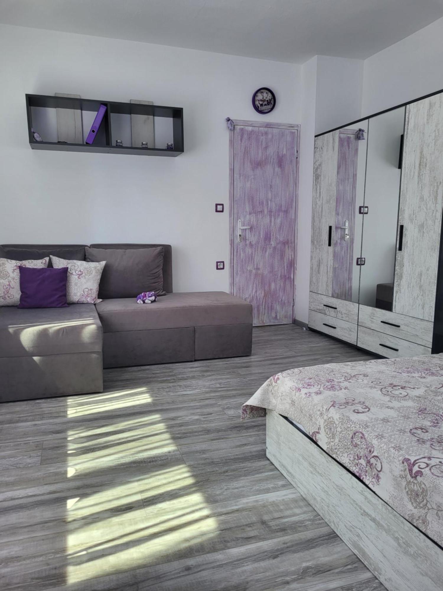 Purple Studios Veliko Tŭrnovo Exterior photo